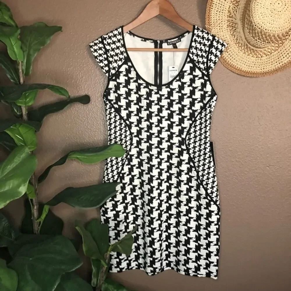 EXPRESS Black & White Houndstooth Dress Size 6